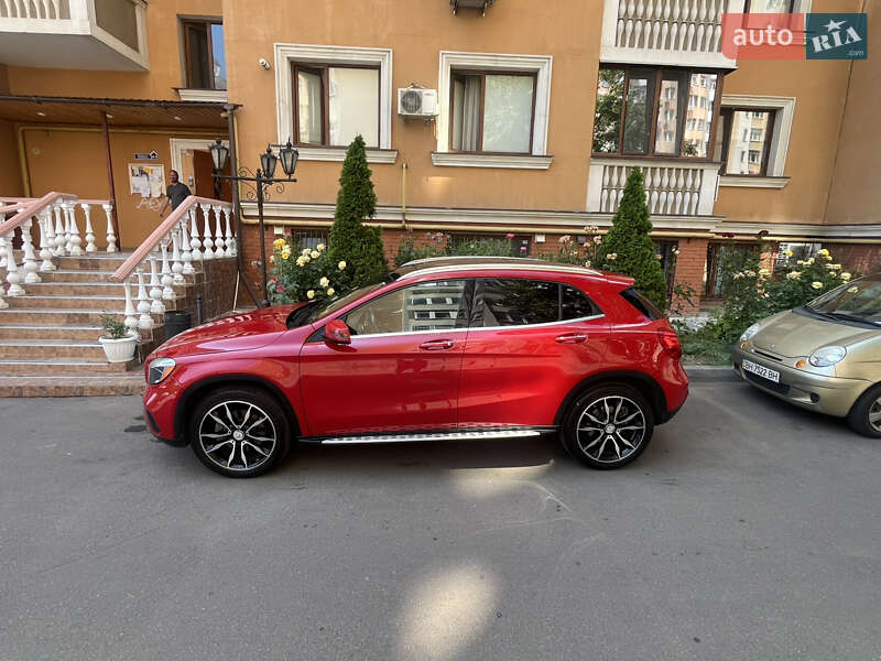 Внедорожник / Кроссовер Mercedes-Benz GLA-Class 2016 в 