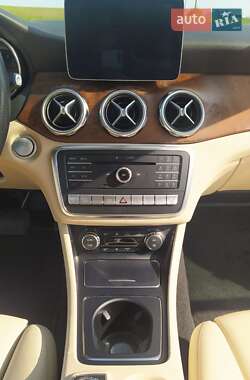 Внедорожник / Кроссовер Mercedes-Benz GLA-Class 2017 в 