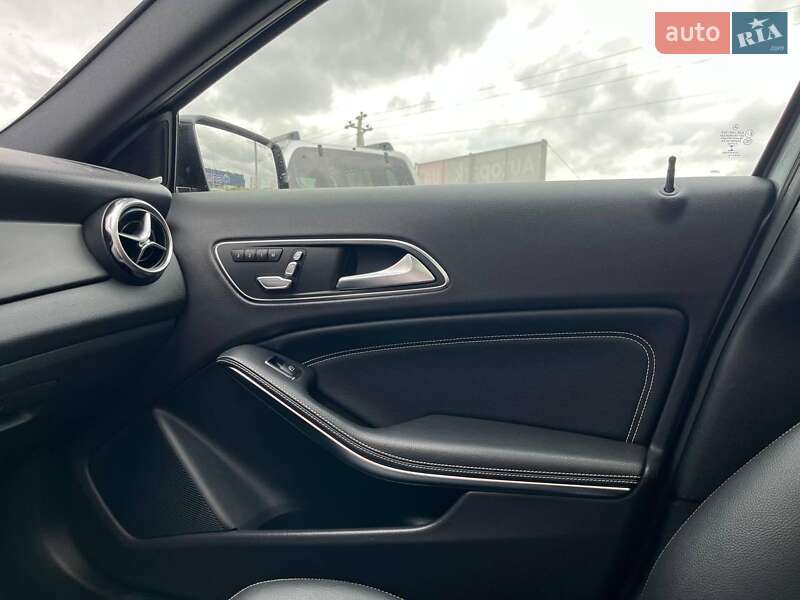 Позашляховик / Кросовер Mercedes-Benz GLA-Class 2019 в Львові