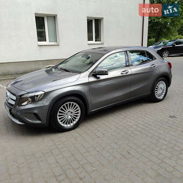 Mercedes-Benz GLA-Class 2015