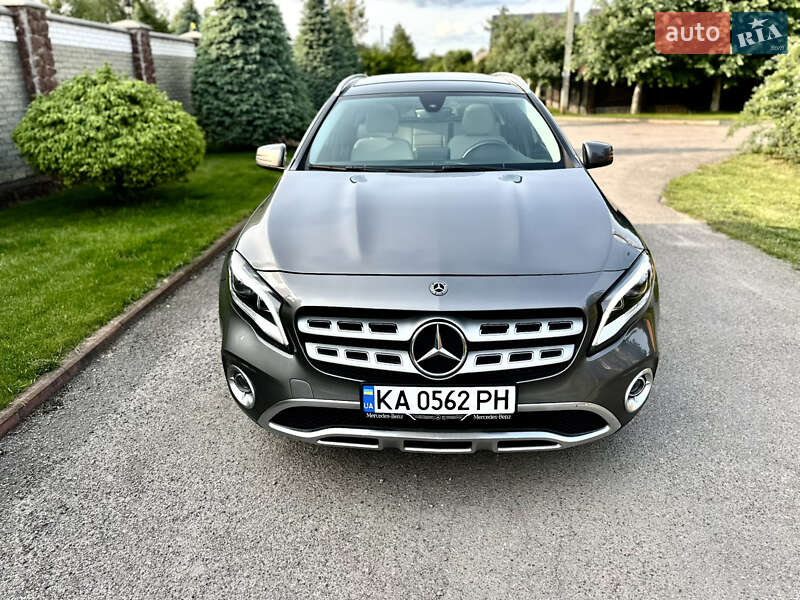 Внедорожник / Кроссовер Mercedes-Benz GLA-Class 2019 в Киеве