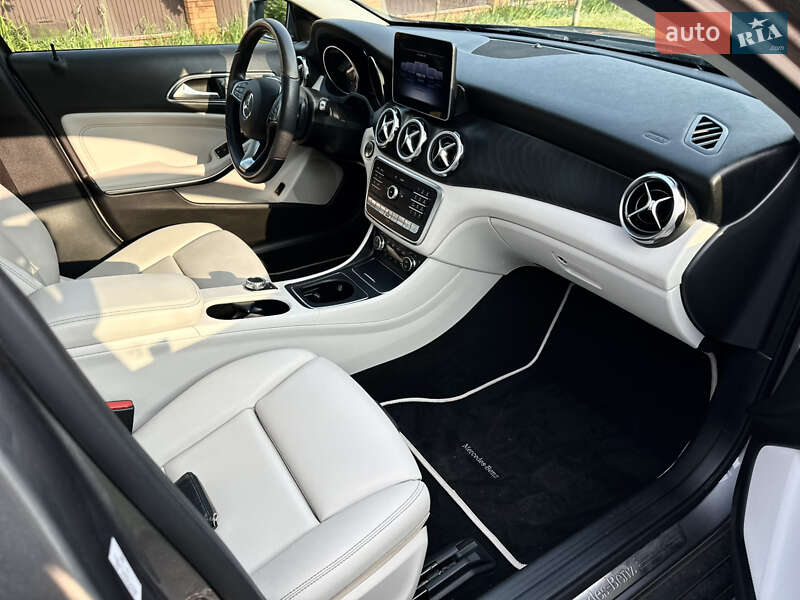 Внедорожник / Кроссовер Mercedes-Benz GLA-Class 2019 в Киеве