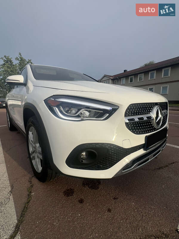 Внедорожник / Кроссовер Mercedes-Benz GLA-Class 2020 в Киеве