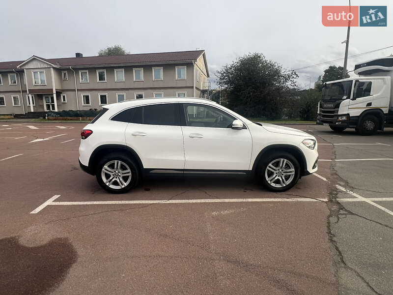 Внедорожник / Кроссовер Mercedes-Benz GLA-Class 2020 в Киеве