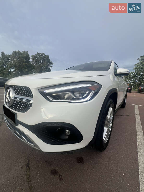 Внедорожник / Кроссовер Mercedes-Benz GLA-Class 2020 в Киеве