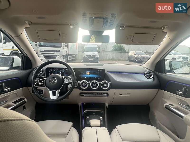 Внедорожник / Кроссовер Mercedes-Benz GLA-Class 2020 в Киеве
