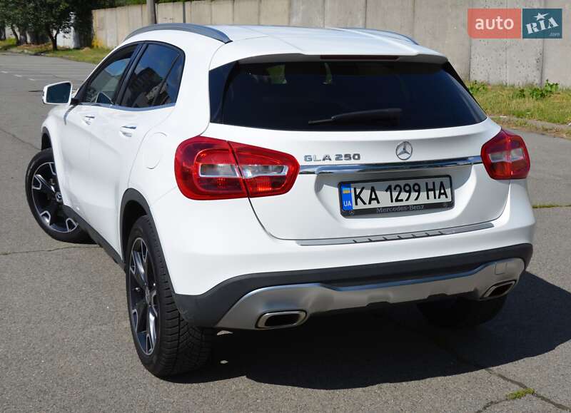 Внедорожник / Кроссовер Mercedes-Benz GLA-Class 2019 в Киеве