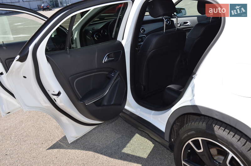 Внедорожник / Кроссовер Mercedes-Benz GLA-Class 2019 в Киеве