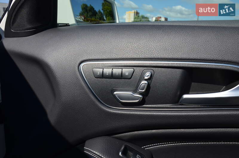 Внедорожник / Кроссовер Mercedes-Benz GLA-Class 2019 в Киеве