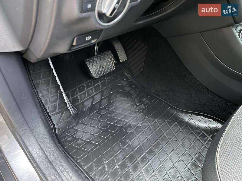 Внедорожник / Кроссовер Mercedes-Benz GLA-Class 2014 в Киеве фото 11 Внедорожник / Кроссовер Mercedes-Benz GLA-Class 2014 в Киеве