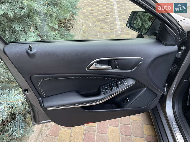 Внедорожник / Кроссовер Mercedes-Benz GLA-Class 2014 в Киеве фото 9 Внедорожник / Кроссовер Mercedes-Benz GLA-Class 2014 в Киеве