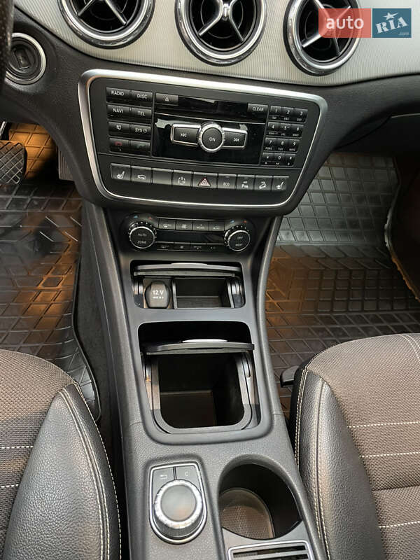 Внедорожник / Кроссовер Mercedes-Benz GLA-Class 2014 в Киеве фото 48 Внедорожник / Кроссовер Mercedes-Benz GLA-Class 2014 в Киеве