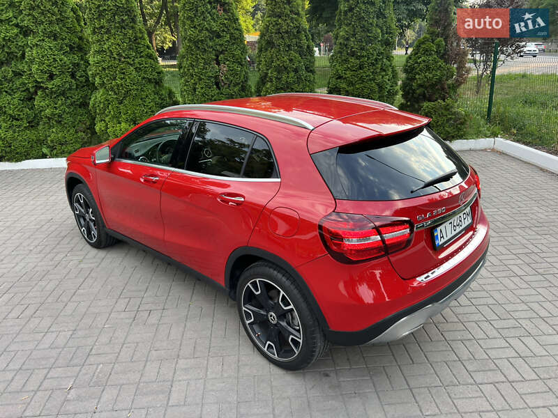 Внедорожник / Кроссовер Mercedes-Benz GLA-Class 2019 в Киеве