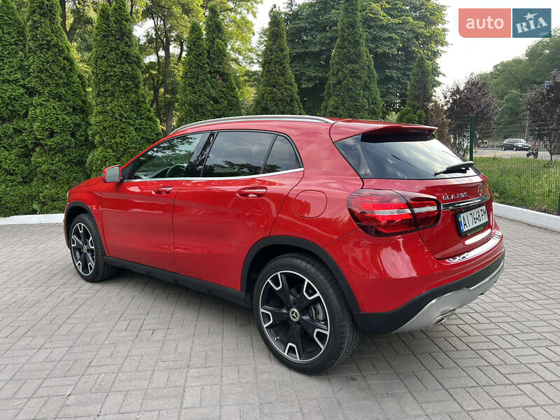 Внедорожник / Кроссовер Mercedes-Benz GLA-Class 2019 в Киеве