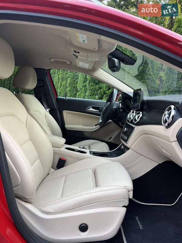 Внедорожник / Кроссовер Mercedes-Benz GLA-Class 2019 в Киеве