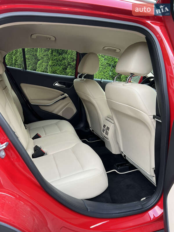 Внедорожник / Кроссовер Mercedes-Benz GLA-Class 2019 в Киеве