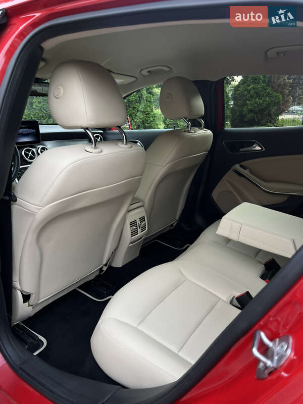 Внедорожник / Кроссовер Mercedes-Benz GLA-Class 2019 в Киеве