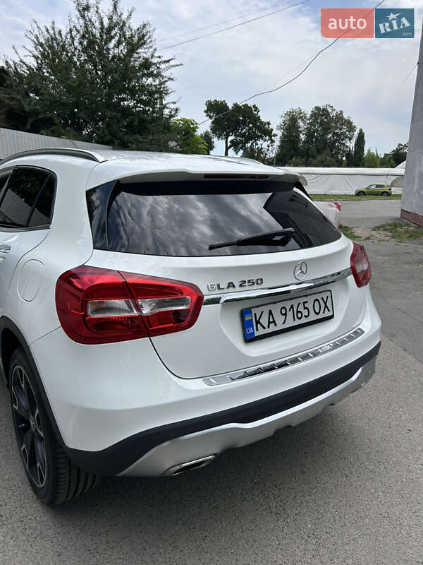 Внедорожник / Кроссовер Mercedes-Benz GLA-Class 2019 в Киеве