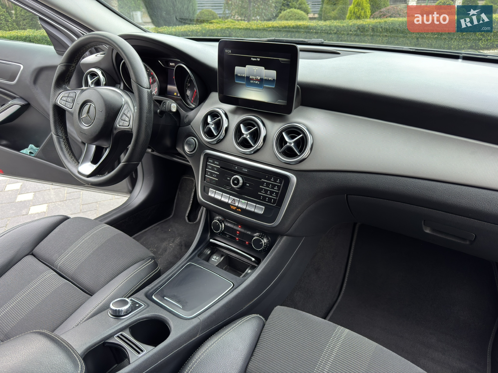 2017 Mercedes-Benz GLA-klasse - мініатюра 33