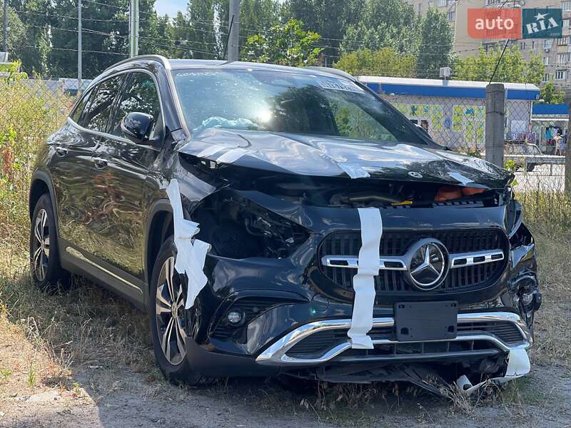 Внедорожник / Кроссовер Mercedes-Benz GLA-Class 2024 в 
