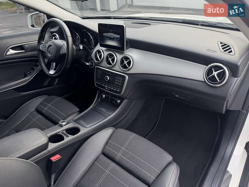 Внедорожник / Кроссовер Mercedes-Benz GLA-Class 2016 в Тернополе