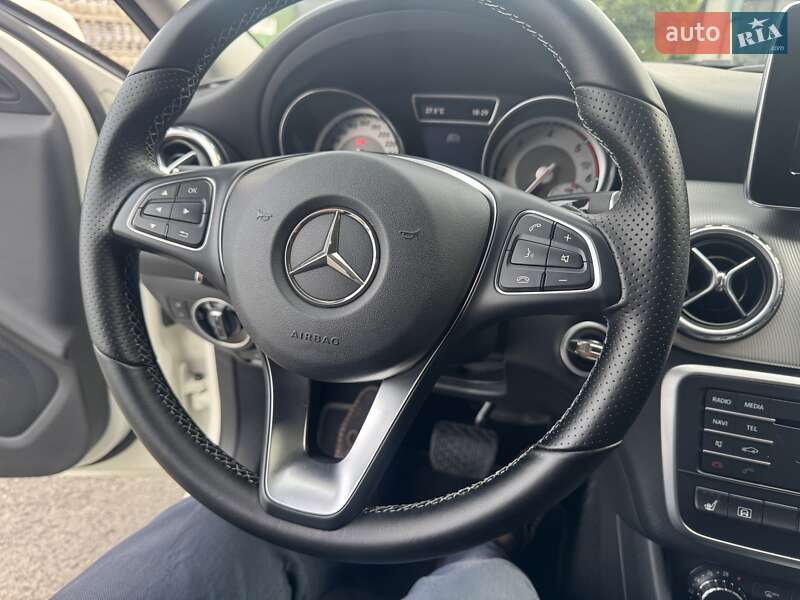 Внедорожник / Кроссовер Mercedes-Benz GLA-Class 2016 в Тернополе