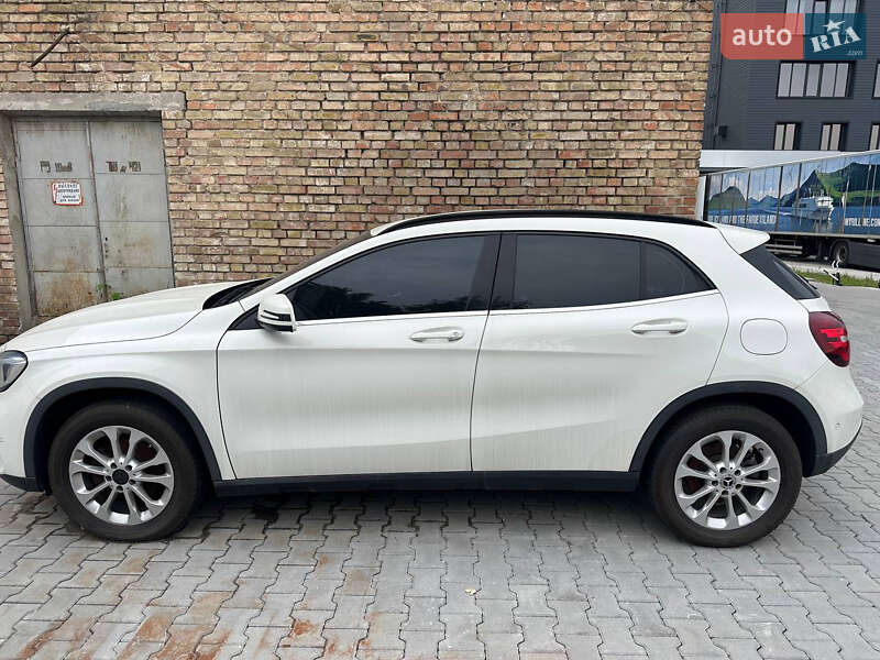 Внедорожник / Кроссовер Mercedes-Benz GLA-Class 2017 в Киеве
