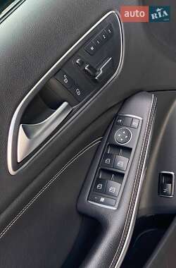 Внедорожник / Кроссовер Mercedes-Benz GLA-Class 2016 в 