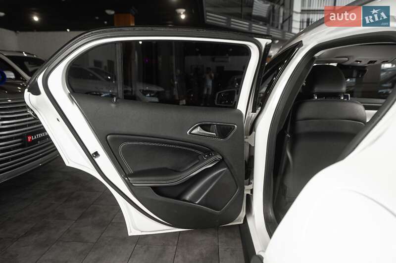 Внедорожник / Кроссовер Mercedes-Benz GLA-Class 2016 в Одессе фото 14 Внедорожник / Кроссовер Mercedes-Benz GLA-Class 2016 в Одессе