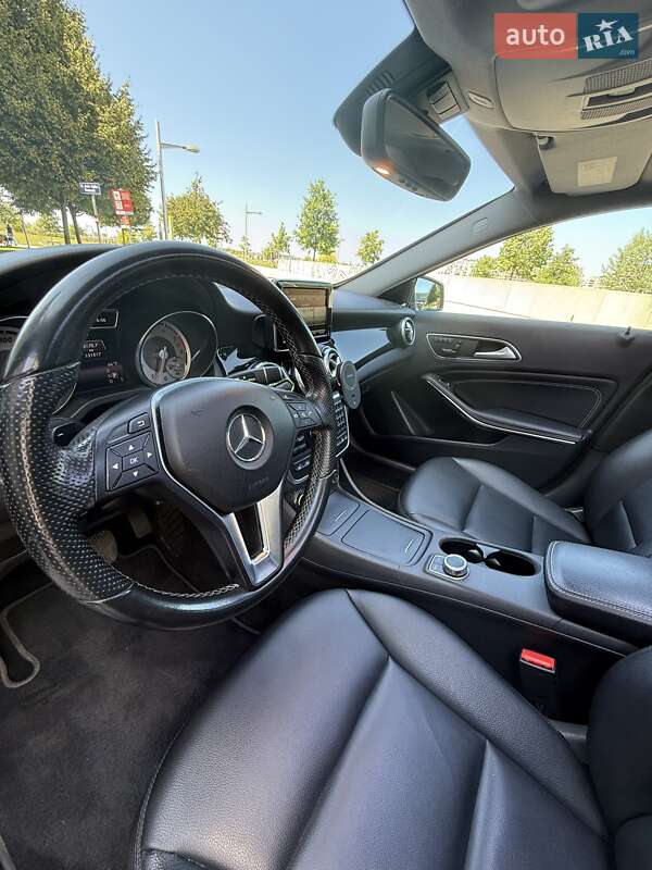 Позашляховик / Кросовер Mercedes-Benz GLA-Class 2014 в Мукачевому