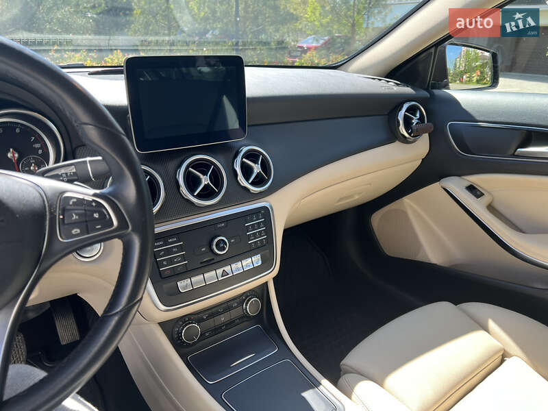 Внедорожник / Кроссовер Mercedes-Benz GLA-Class 2017 в Ивано-Франковске
