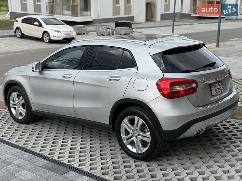 Внедорожник / Кроссовер Mercedes-Benz GLA-Class 2016 в Ровно