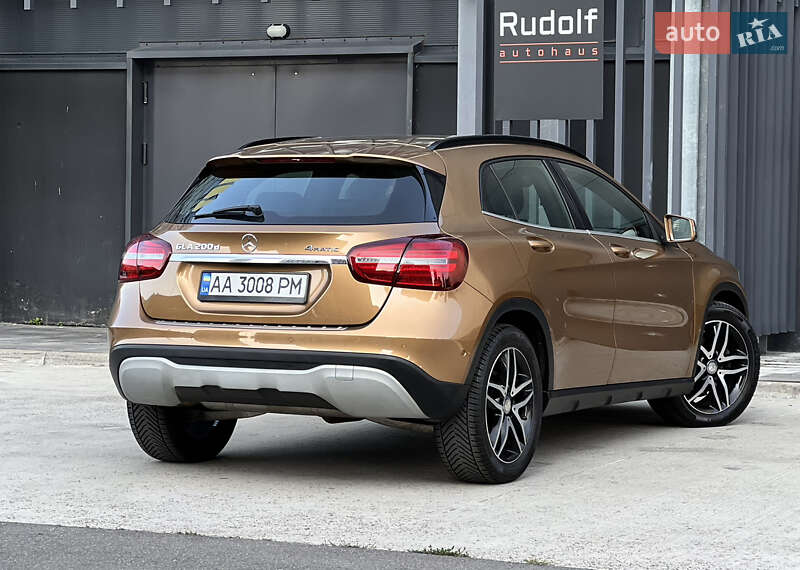 Внедорожник / Кроссовер Mercedes-Benz GLA-Class 2017 в Киеве