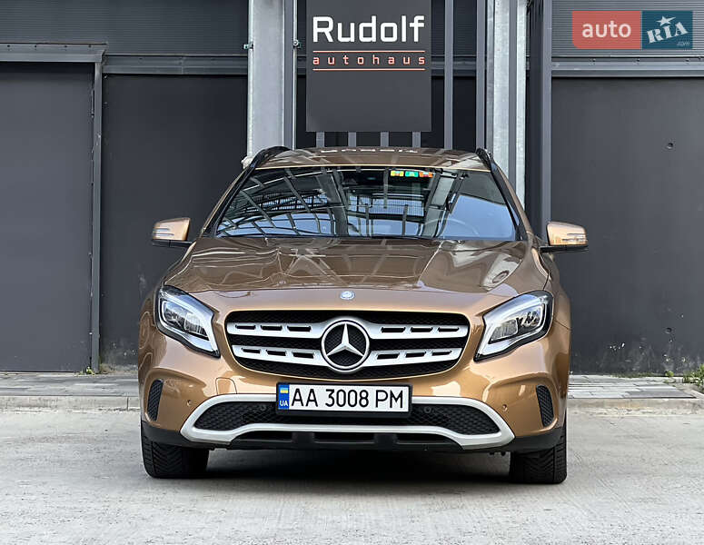Внедорожник / Кроссовер Mercedes-Benz GLA-Class 2017 в Киеве