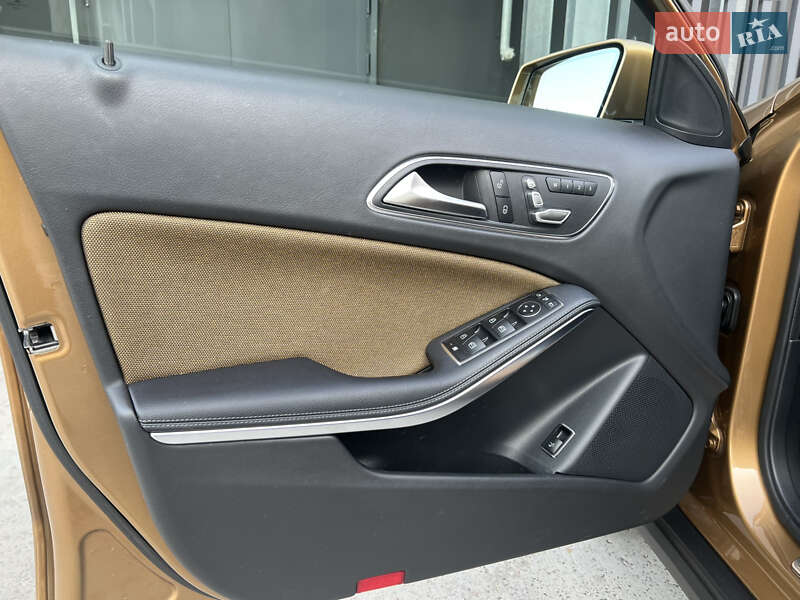 Внедорожник / Кроссовер Mercedes-Benz GLA-Class 2017 в Киеве