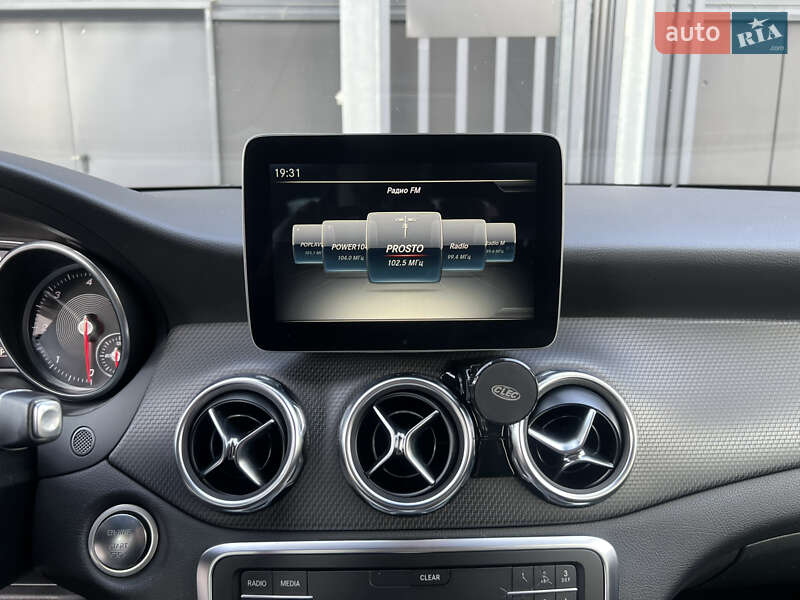 Внедорожник / Кроссовер Mercedes-Benz GLA-Class 2017 в Киеве
