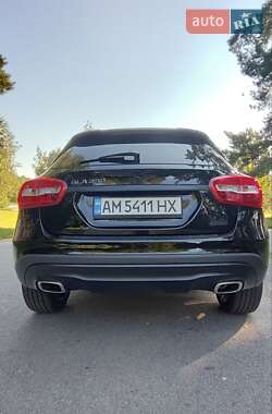 Внедорожник / Кроссовер Mercedes-Benz GLA-Class 2016 в 