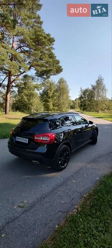 Внедорожник / Кроссовер Mercedes-Benz GLA-Class 2016 в Житомире