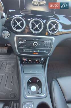 Внедорожник / Кроссовер Mercedes-Benz GLA-Class 2016 в 