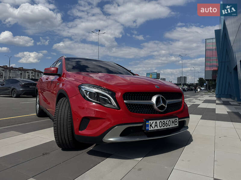 Внедорожник / Кроссовер Mercedes-Benz GLA-Class 2016 в Киеве