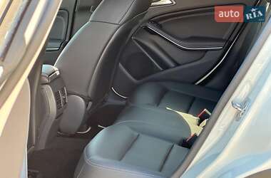 Внедорожник / Кроссовер Mercedes-Benz GLA-Class 2017 в 