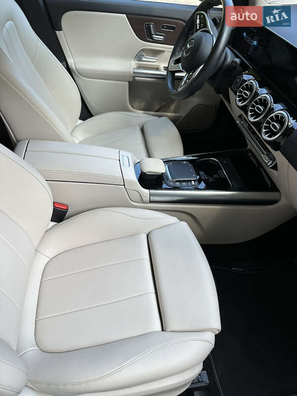 Внедорожник / Кроссовер Mercedes-Benz GLA-Class 2021 в Львове