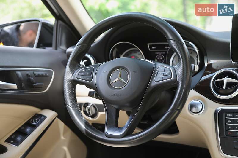 Внедорожник / Кроссовер Mercedes-Benz GLA-Class 2016 в Харькове