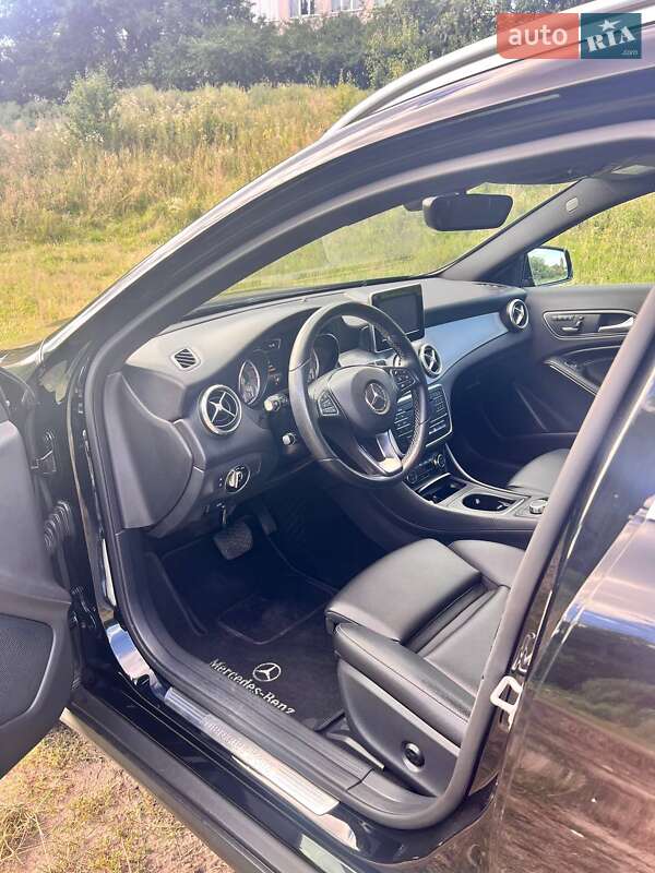 Внедорожник / Кроссовер Mercedes-Benz GLA-Class 2016 в Киеве фото 12 Внедорожник / Кроссовер Mercedes-Benz GLA-Class 2016 в Киеве