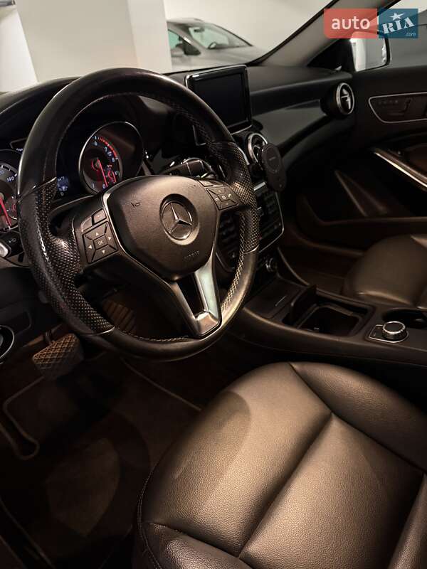 Позашляховик / Кросовер Mercedes-Benz GLA-Class 2014 в Мукачевому