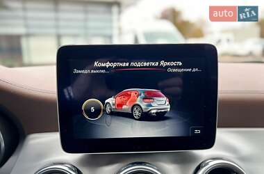 Внедорожник / Кроссовер Mercedes-Benz GLA-Class 2018 в 