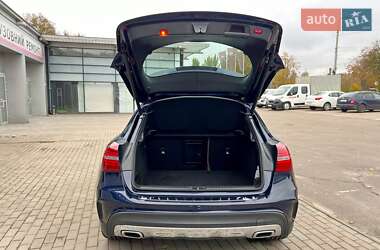 Внедорожник / Кроссовер Mercedes-Benz GLA-Class 2018 в 