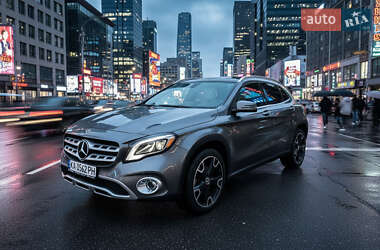 Внедорожник / Кроссовер Mercedes-Benz GLA-Class 2019 в Киеве