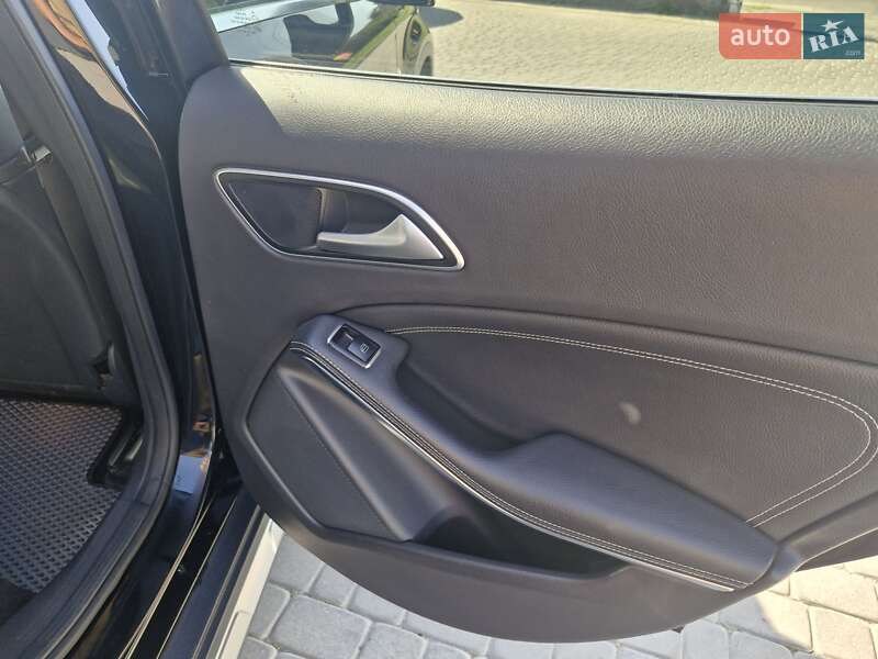 Позашляховик / Кросовер Mercedes-Benz GLA-Class 2014 в Хмельницькому