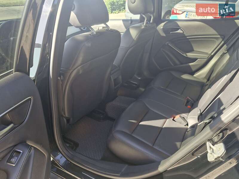 Позашляховик / Кросовер Mercedes-Benz GLA-Class 2014 в Хмельницькому